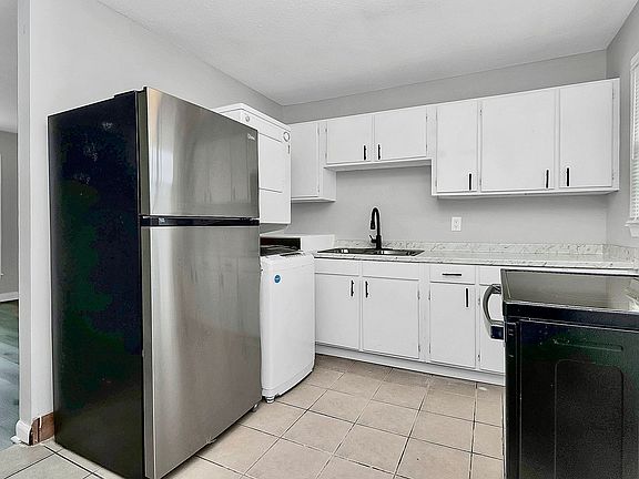 5th image of 314 Clarence St #320-5