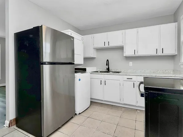 Thompson Place Apartments