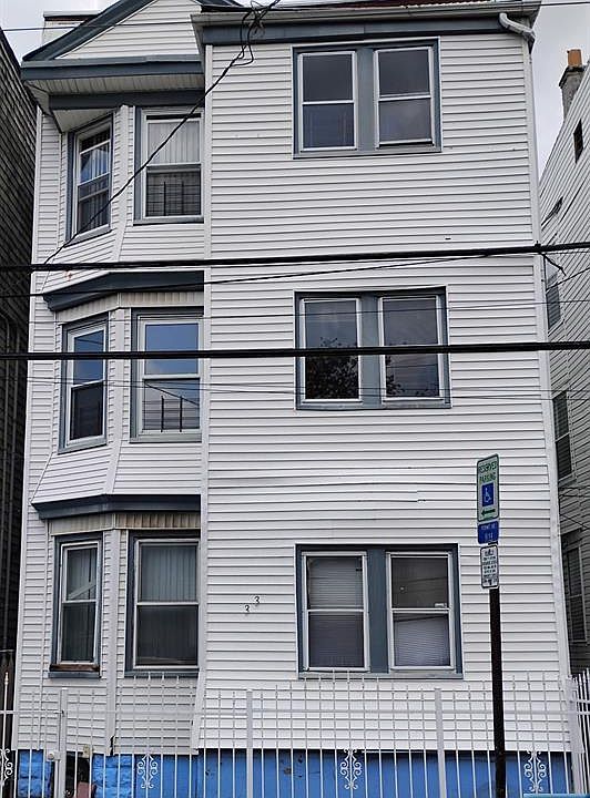 1st image of 333 S 19th St