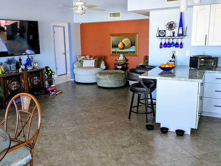 10818 W Welk Dr — Photo 6