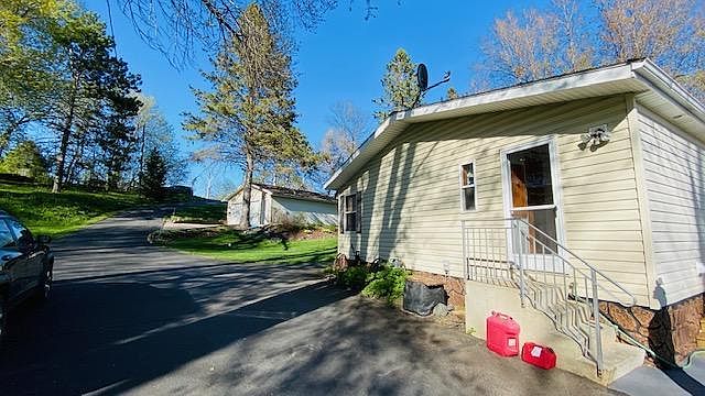 2nd image of 1716 Sunny Vale Ln