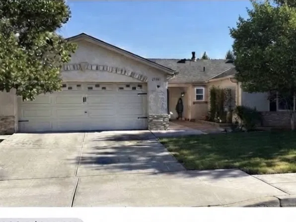 5583 W Floradora Ave, Fresno, CA 93722