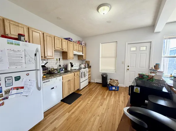 122 Berkshire St, Cambridge, MA
