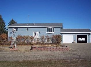 3301 Moonstone Ln, Bismarck, ND 58503