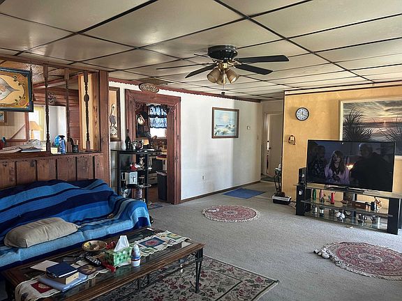 4th image of 318 Linden Ln