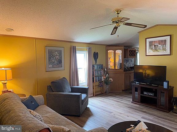 4th image of 570 Layfield Rd #L