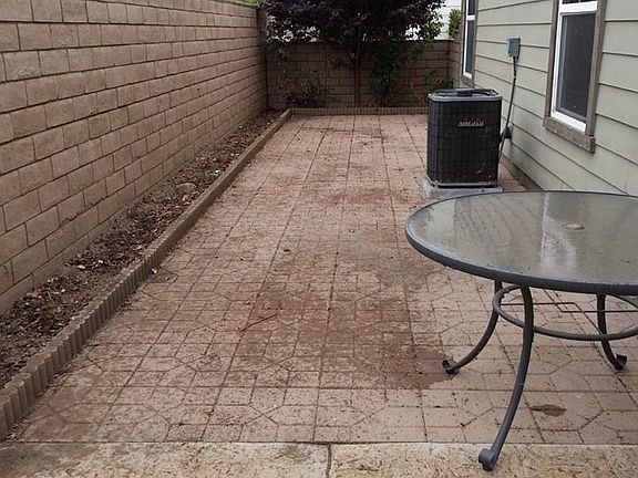 3rd image of 452 N Placer Privado