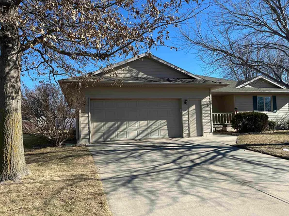 902 E Knolls St, Norfolk, NE 68701