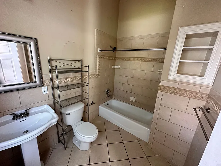 1101 W Grace St #2 — Photo 8