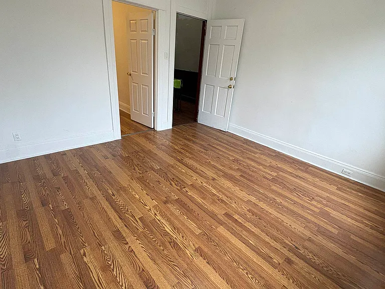 1670 Putnam Ave #3L — Photo 4