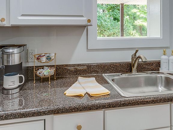 Coffee Maker, Blender, Convectional Microwave and Toaster