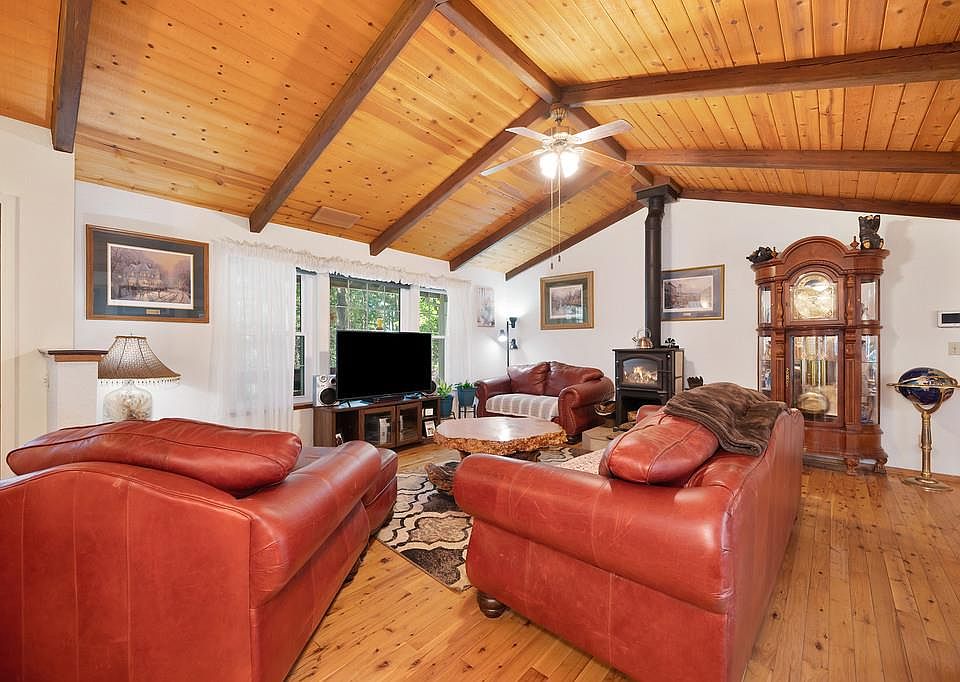 1st image of 5520 Begonia Dr