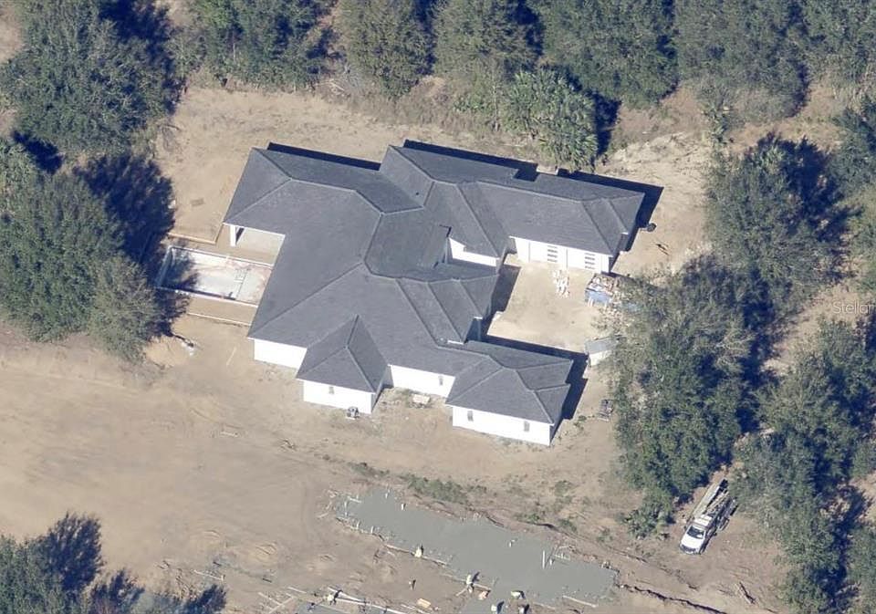 1st image of 15710 Pendio Dr