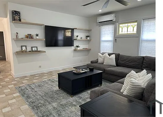 4 bed, $4,200 — Photo 2