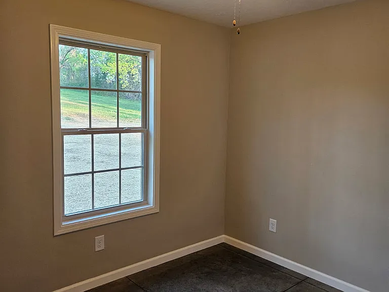 117 White Ln — Photo 10
