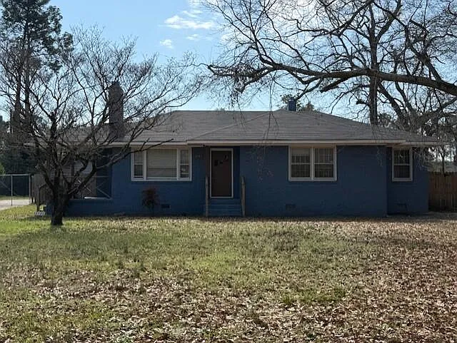 2730 Lakewood Dr — Photo 1