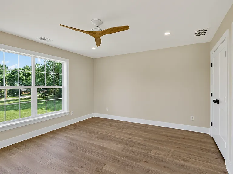 2069 Dutton Mill Rd — Photo 16
