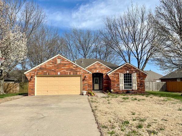 25605 Briar Dr