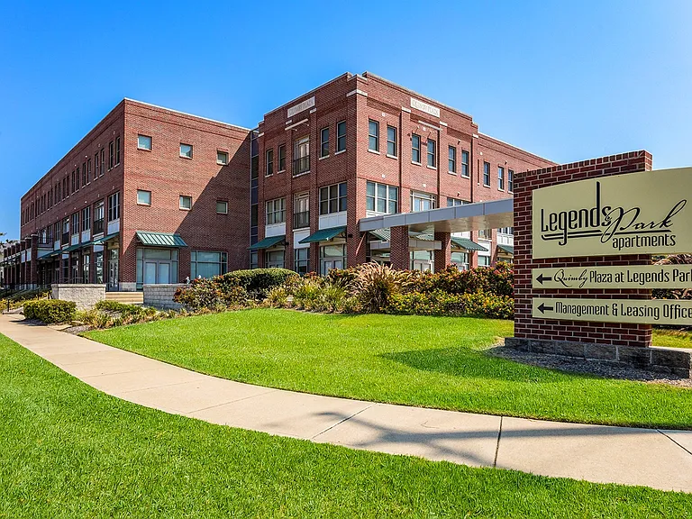 Legends Park Apartments — Photo 12