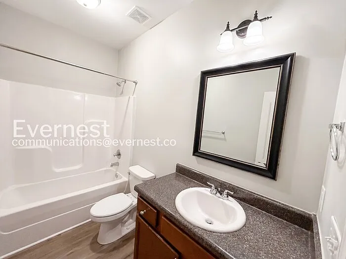208 Hampton Dr — Photo 21