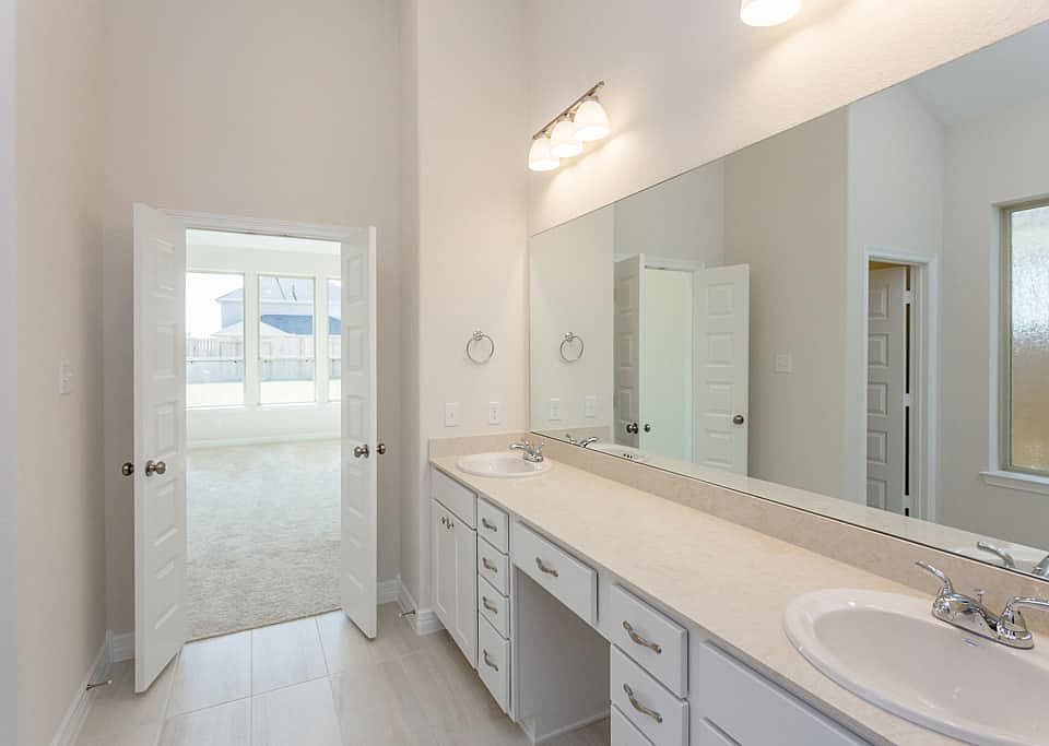 Representative Only Verdin Plan Primary Bath
