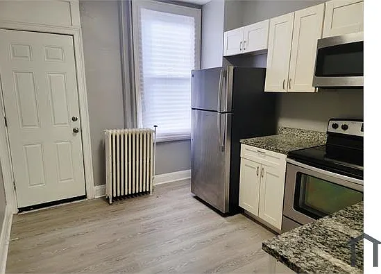2 bed, 1100 sqft, $1,600 — Photo 2