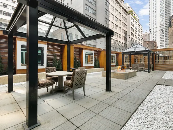 207 East 57th Street image 15 of 18