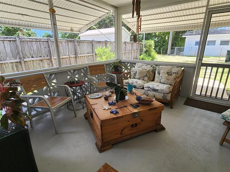 831 Plover Ave — Photo 15