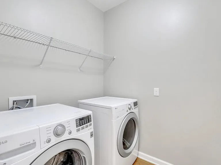 205 Ventura Pl — Photo 18