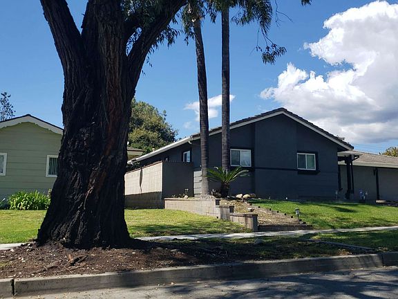 3rd image of 1559 Carnation Way