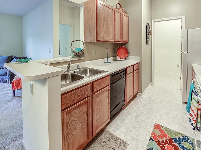 Georgetown Oaks Apartments — Photo 33