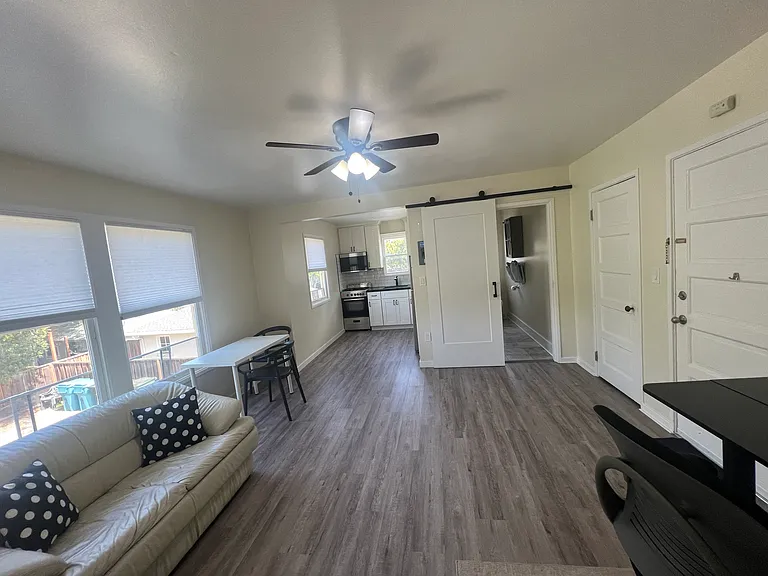 251 Emerson St #5 — Photo 3
