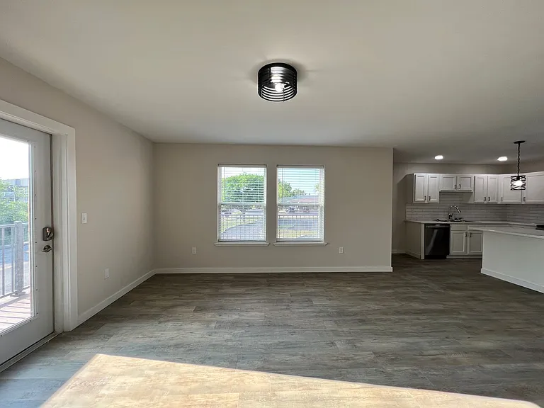 950 S Hebron Ave — Photo 13