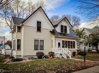 309 N Main St, Conrad, IA 50621