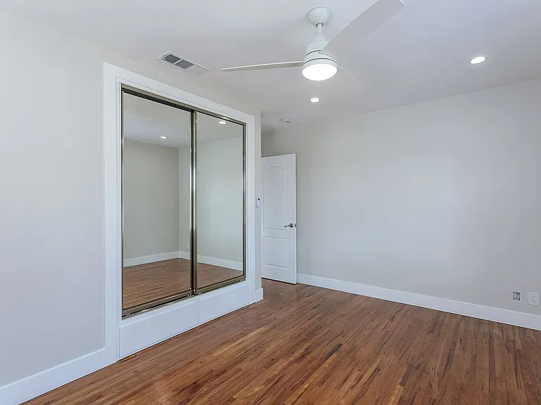 783 E Grand Ave — Photo 15
