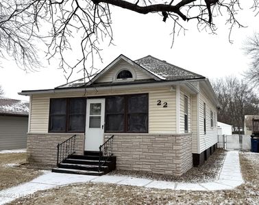 22 7th St NE, Watertown, SD, 57201