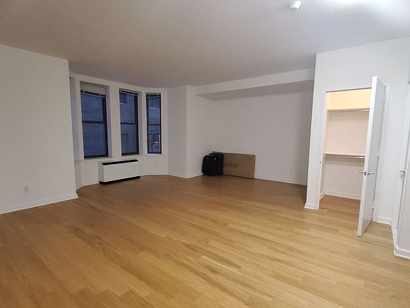 2nd image of 37 Wall St APT 17D