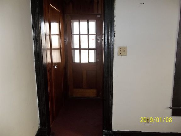 2nd image of 716 S Summit St