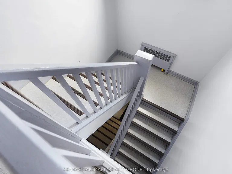 310 Byron Ave #3 — Photo 10
