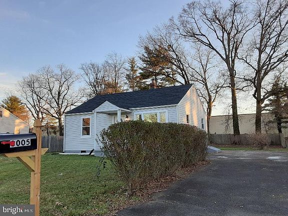2nd image of 8005 Jordan Park Blvd