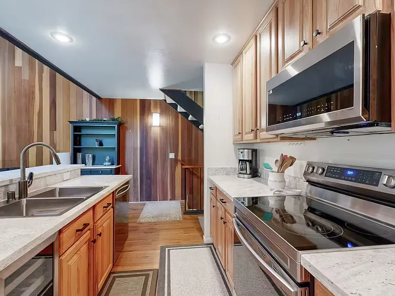1001 Commonwealth Dr — Photo 14
