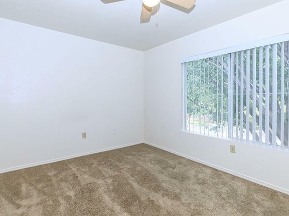 Cozy Bedroom at Villas of Briar Ridge
