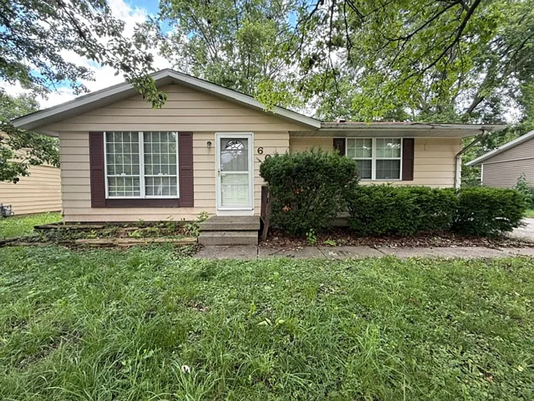 4011 Danbury Dr — Photo 1