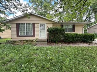 607 Castleton Dr, Champaign, IL 61821