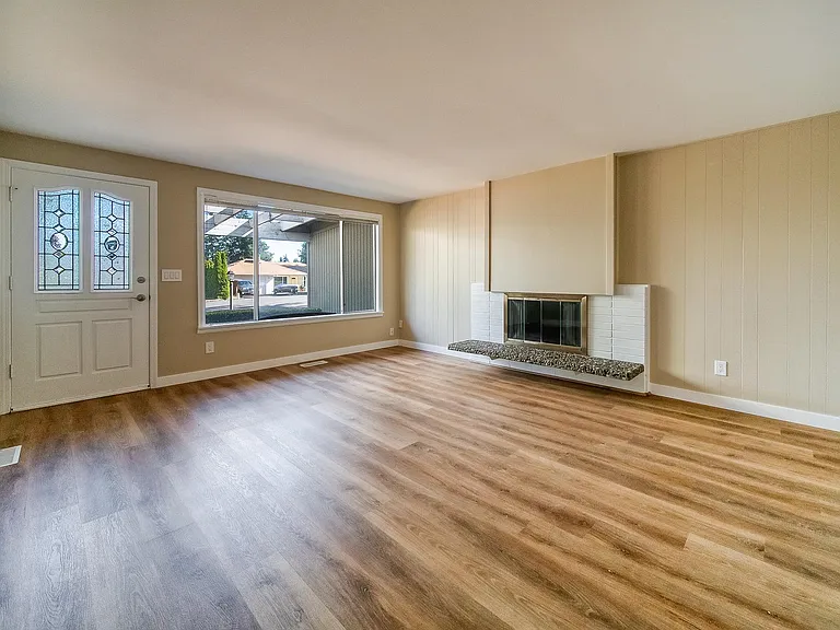16711 NE 21st St — Photo 5