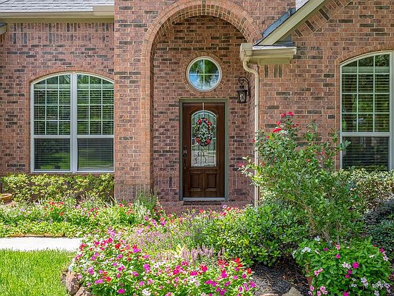 3rd image of 12118 Guadalupe Trail Ln