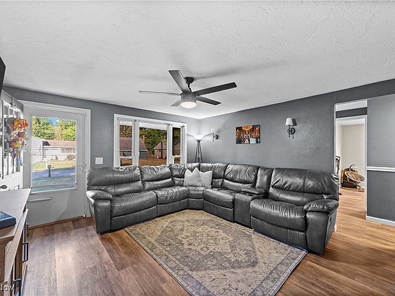 4th image of 7045 Freeland Dr