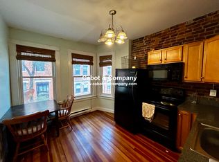 32 Grove St APT 4, Boston, MA 02114