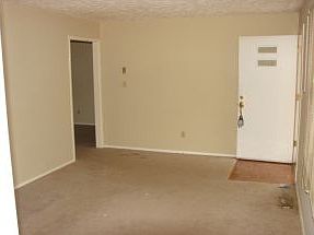 4th image of 1206 Greenlee Dr