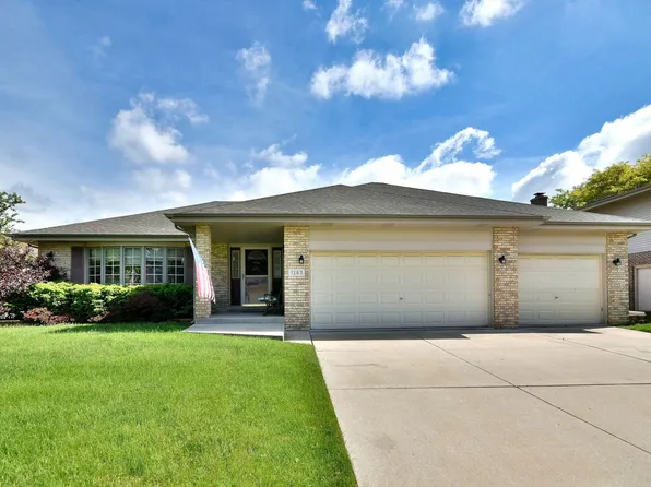 1263 Harleyford Rd, Woodridge, IL 60517